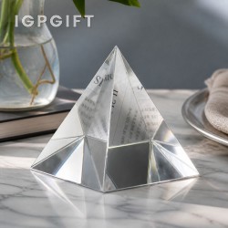 金字塔狀水晶擺件