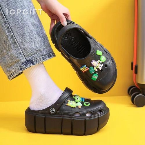 超厚底百搭洞洞拖鞋